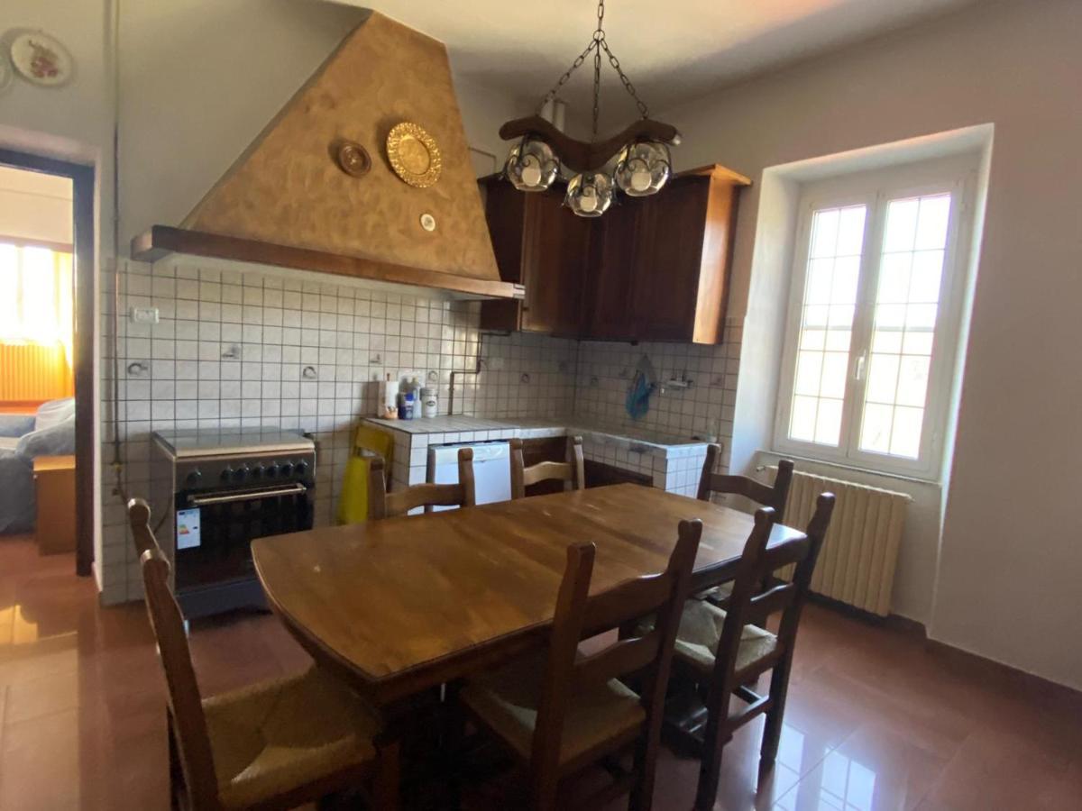 Casa Vacanze Nonna Nella Villafranca in Lunigiana Esterno foto
